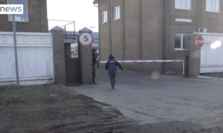 Golyózáport zúdítottak az angol újságírókra Ukrajnában, két tudósítót meglőttek